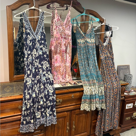 4 pretty sundresses all size large - Picture 1 of 9